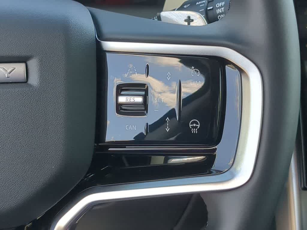 Thumbnail: 2024 Land Rover Discovery Sport - 23