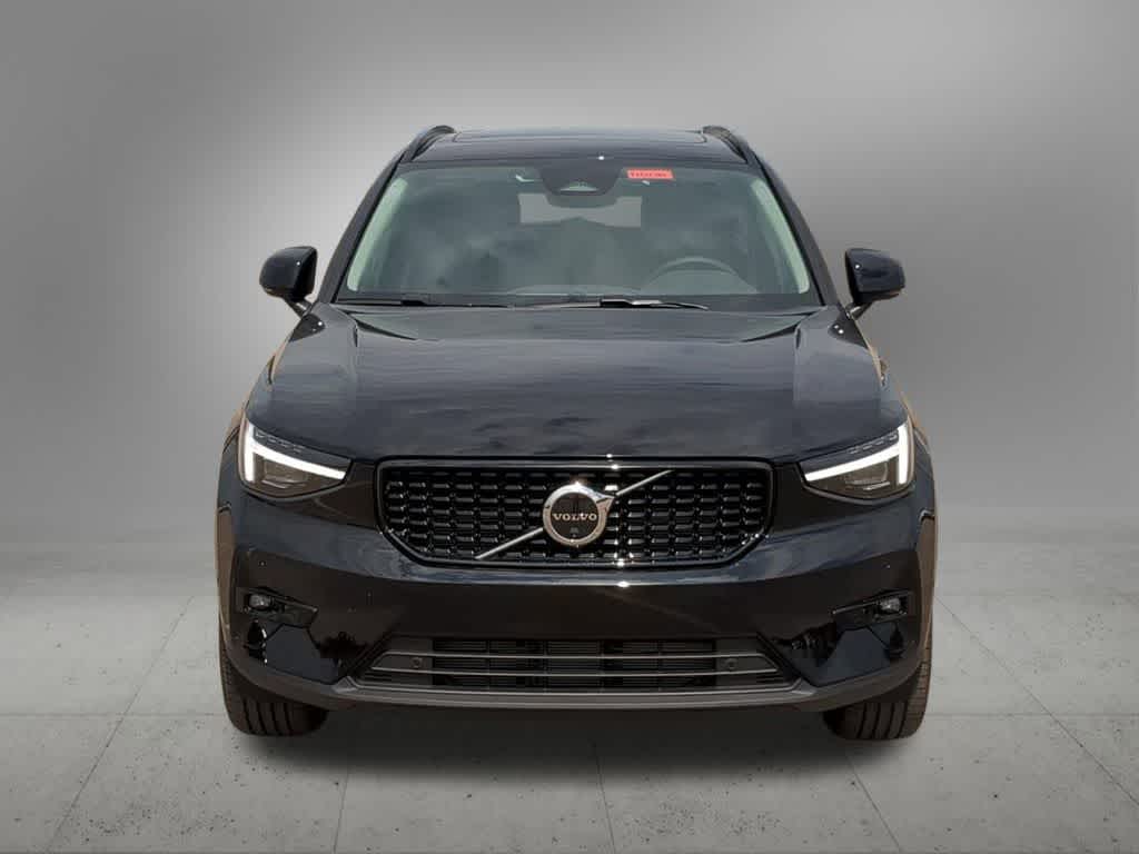 Thumbnail: 2026 Volvo XC40 - 9