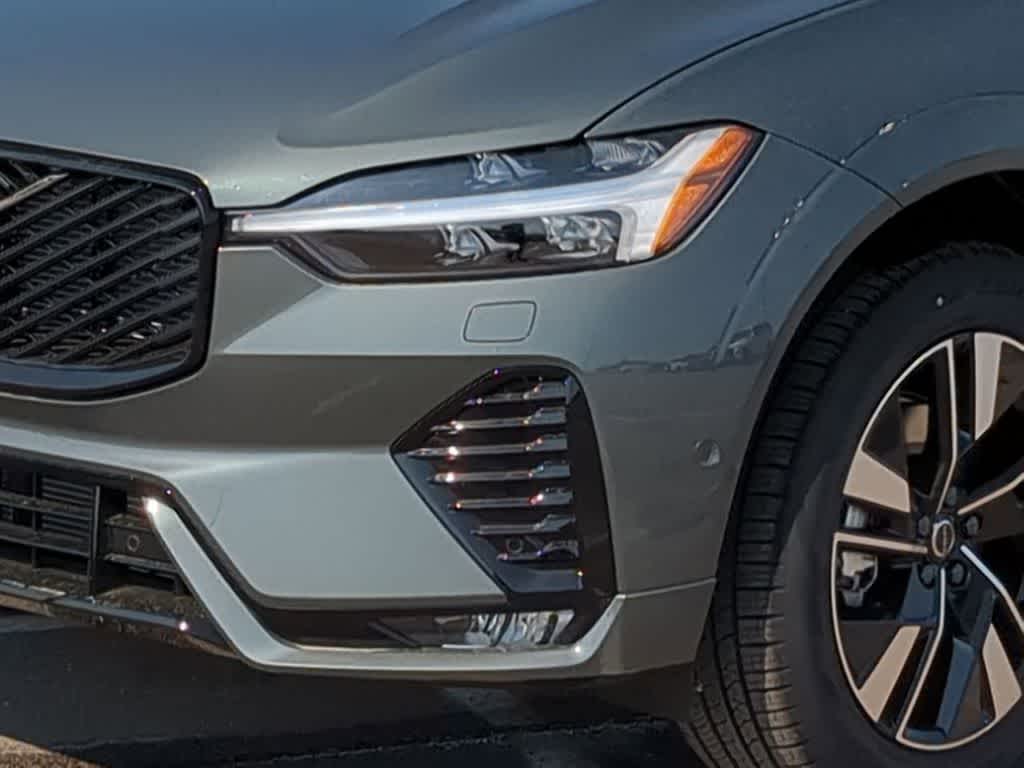 Thumbnail: 2026 Volvo XC60 - 10