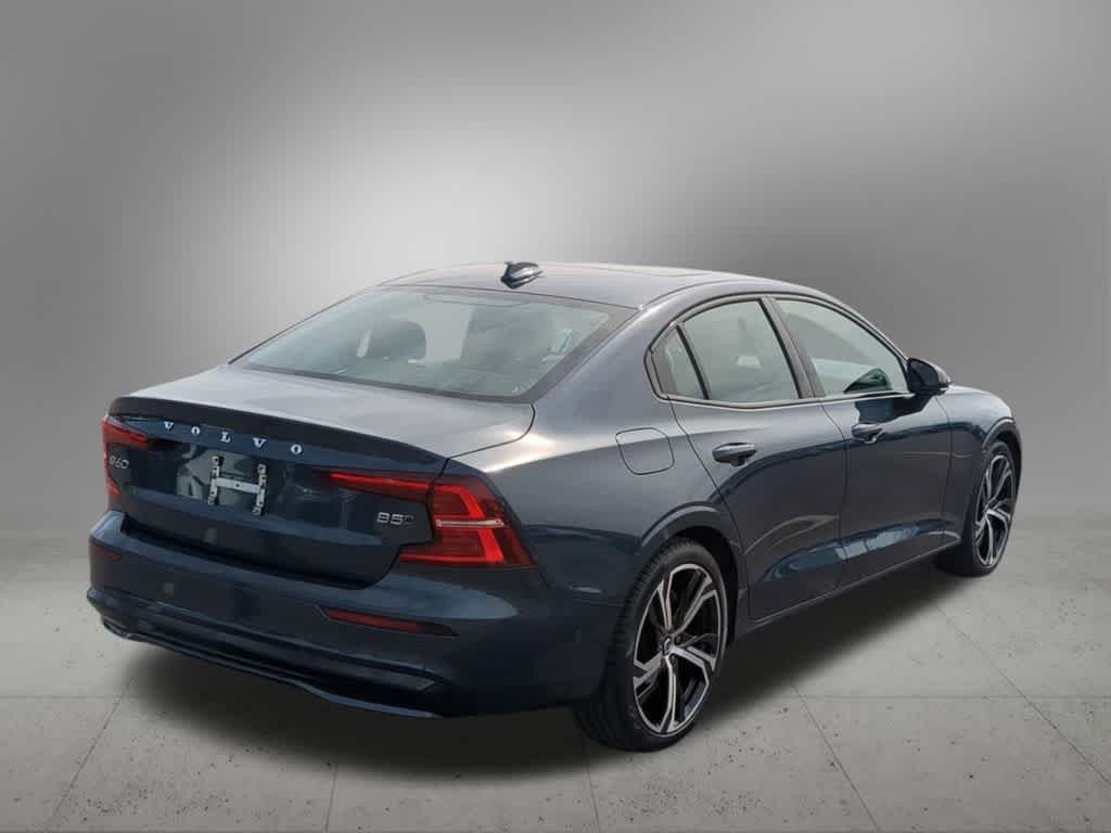 Thumbnail: 2023 Volvo S60 - 6