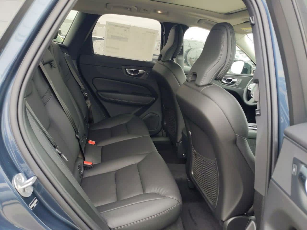 Thumbnail: 2025 Volvo XC60 - 19