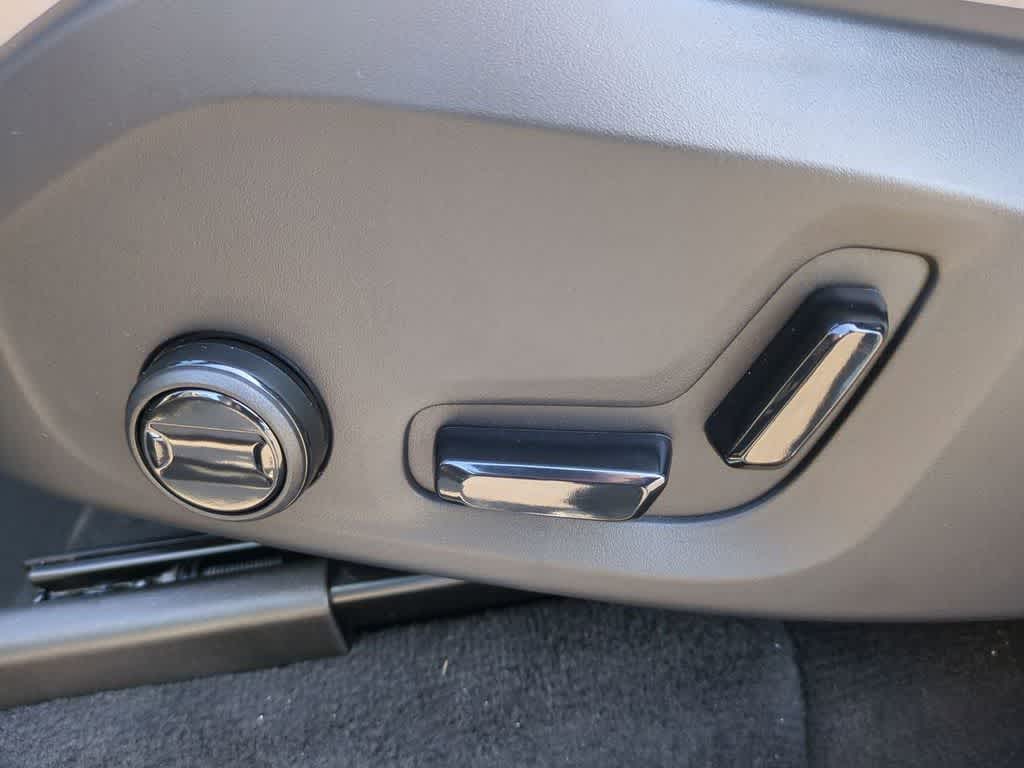 Thumbnail: 2026 Volvo XC90 - 15