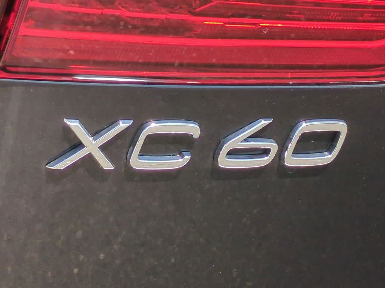 Thumbnail: 2025 Volvo XC60 - 11