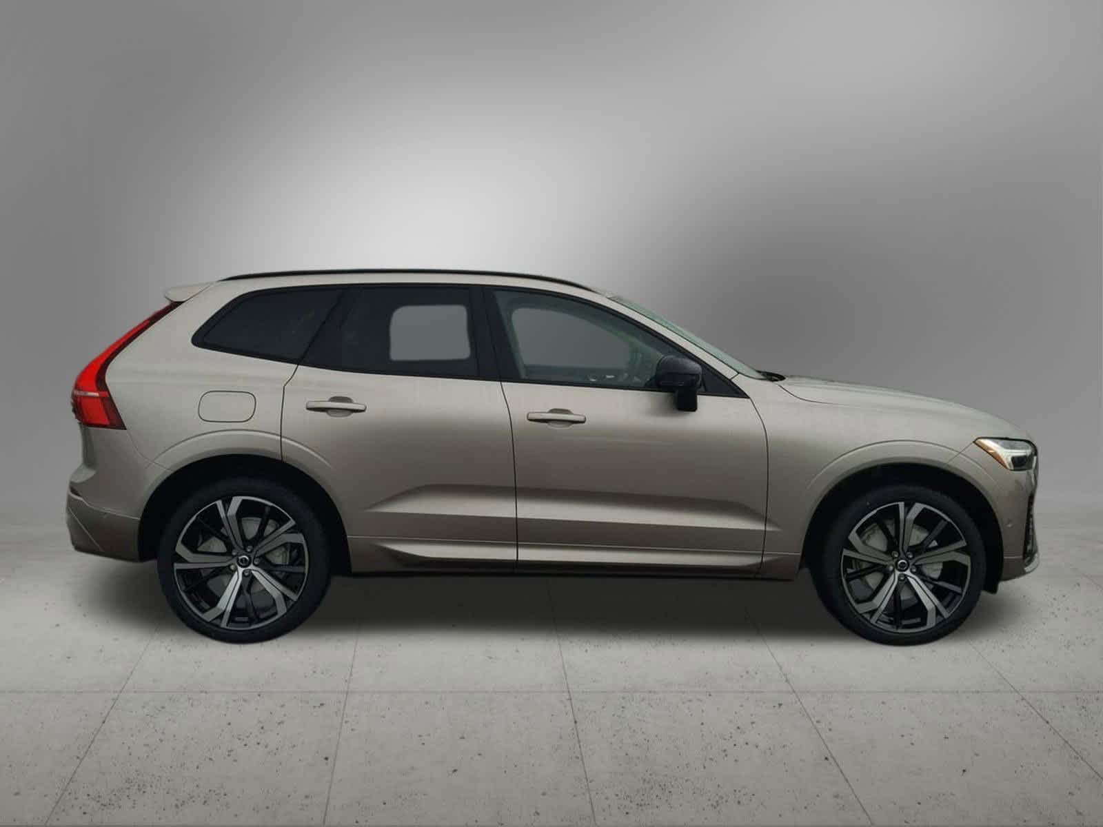 Thumbnail: 2025 Volvo XC60 - 7