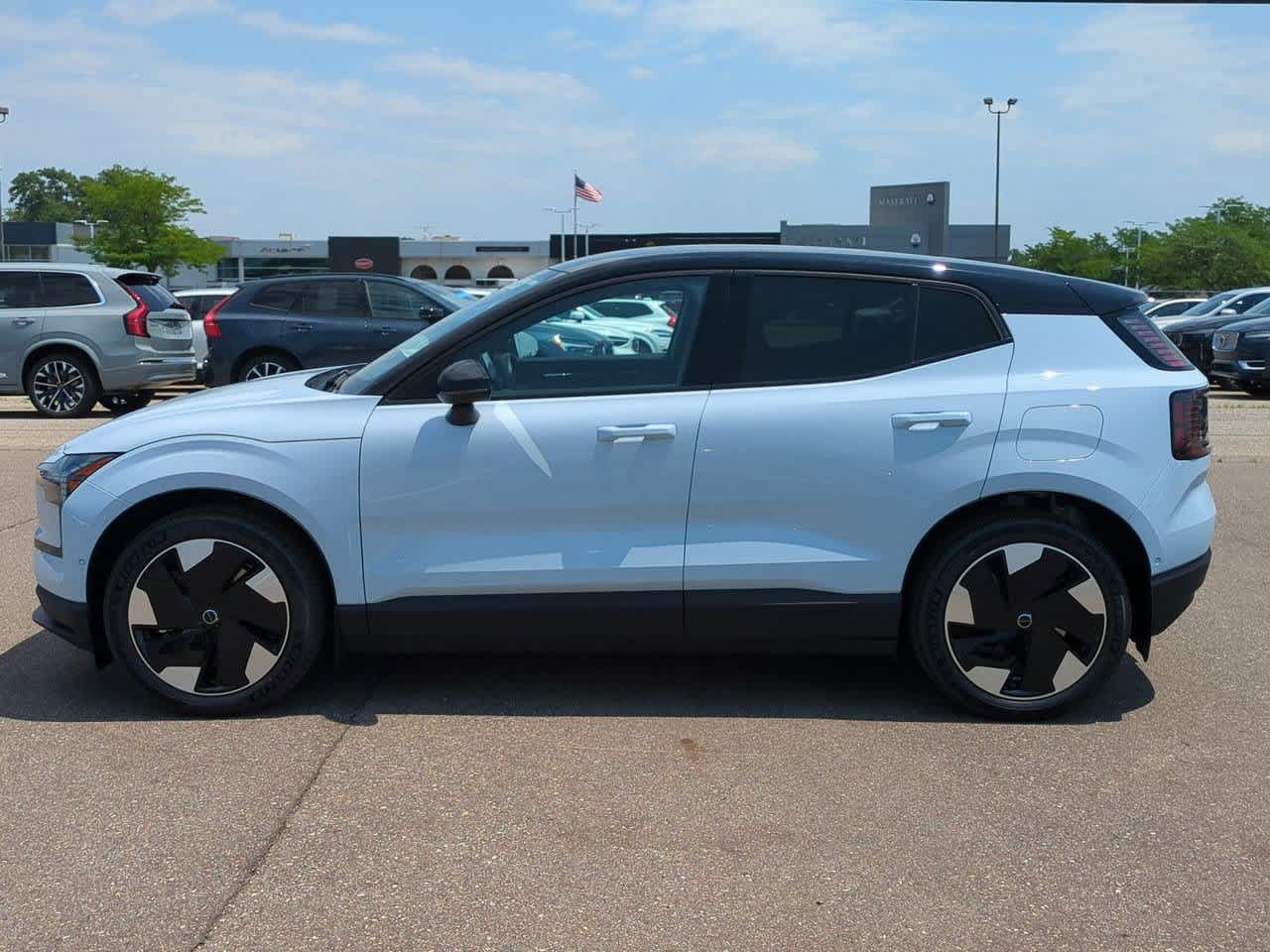 Thumbnail: 2025 Volvo EX30 - 3