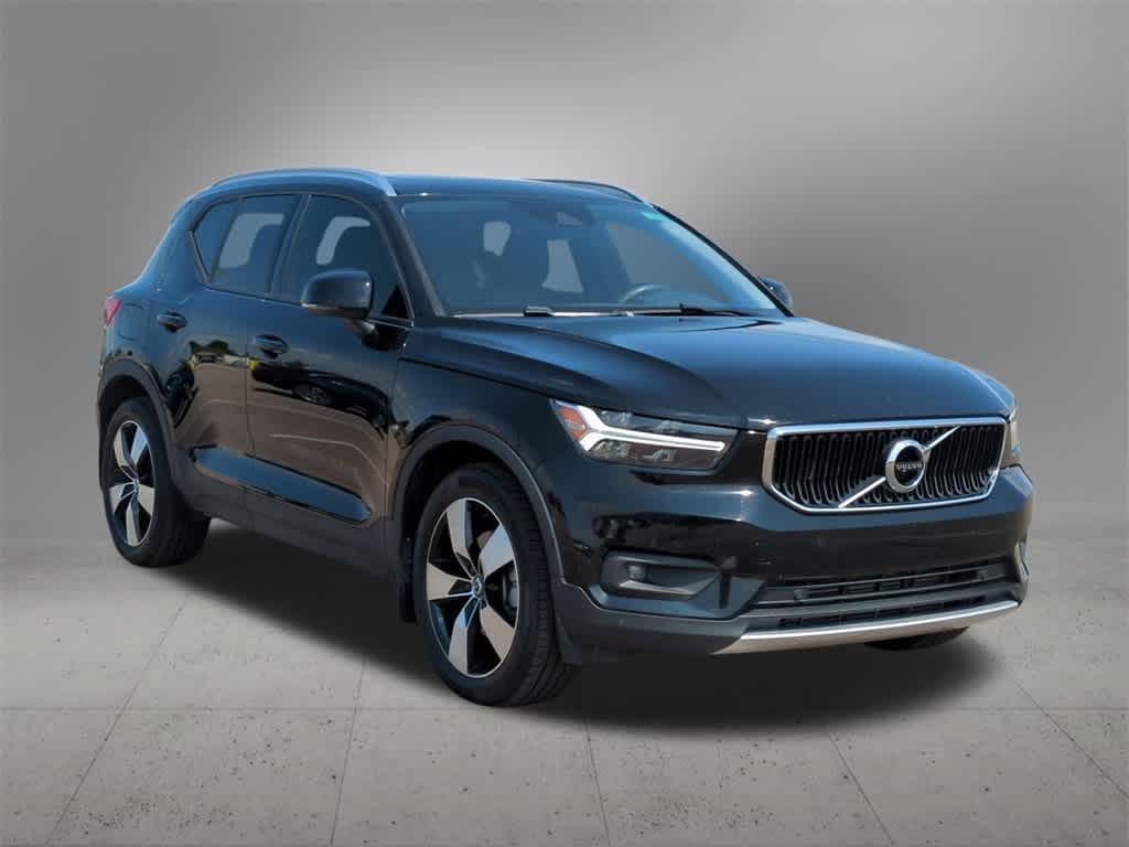 Thumbnail: 2021 Volvo XC40 - 8