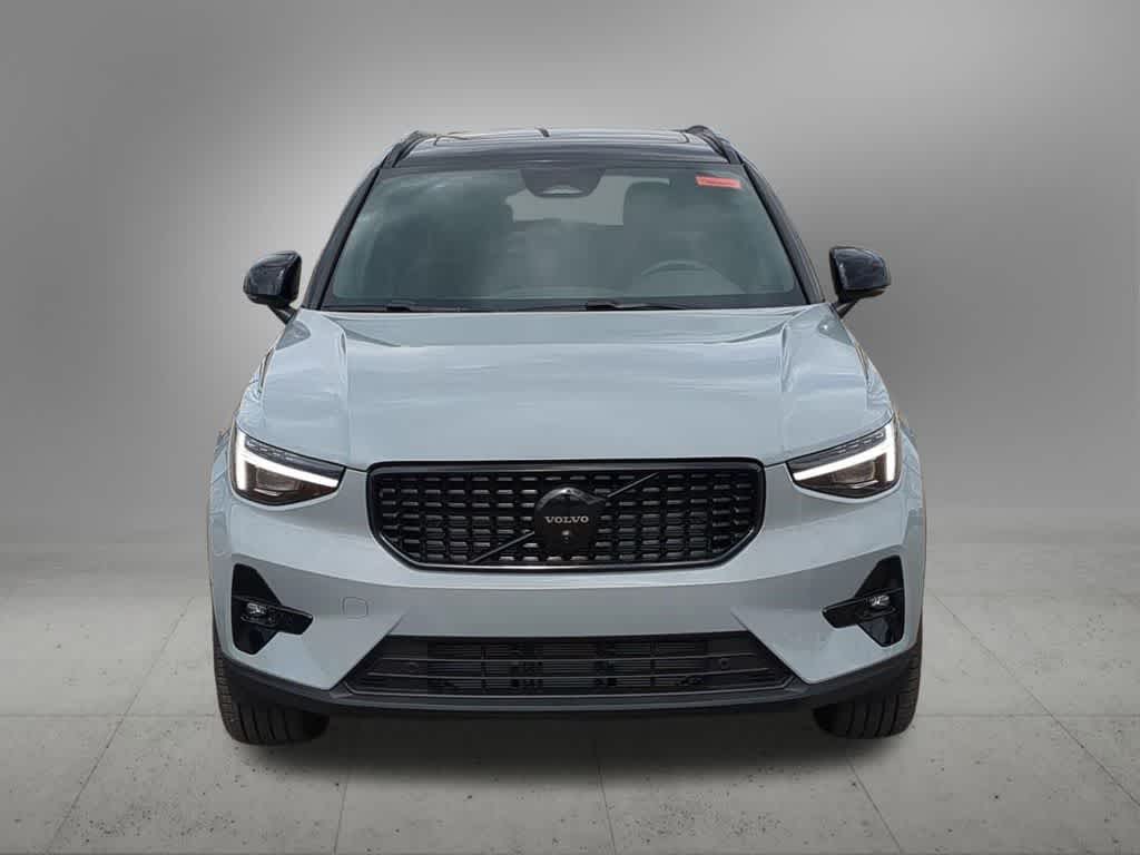 Thumbnail: 2026 Volvo XC40 - 9