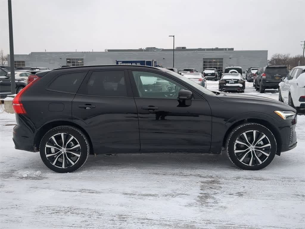 Thumbnail: 2025 Volvo XC60 - 7