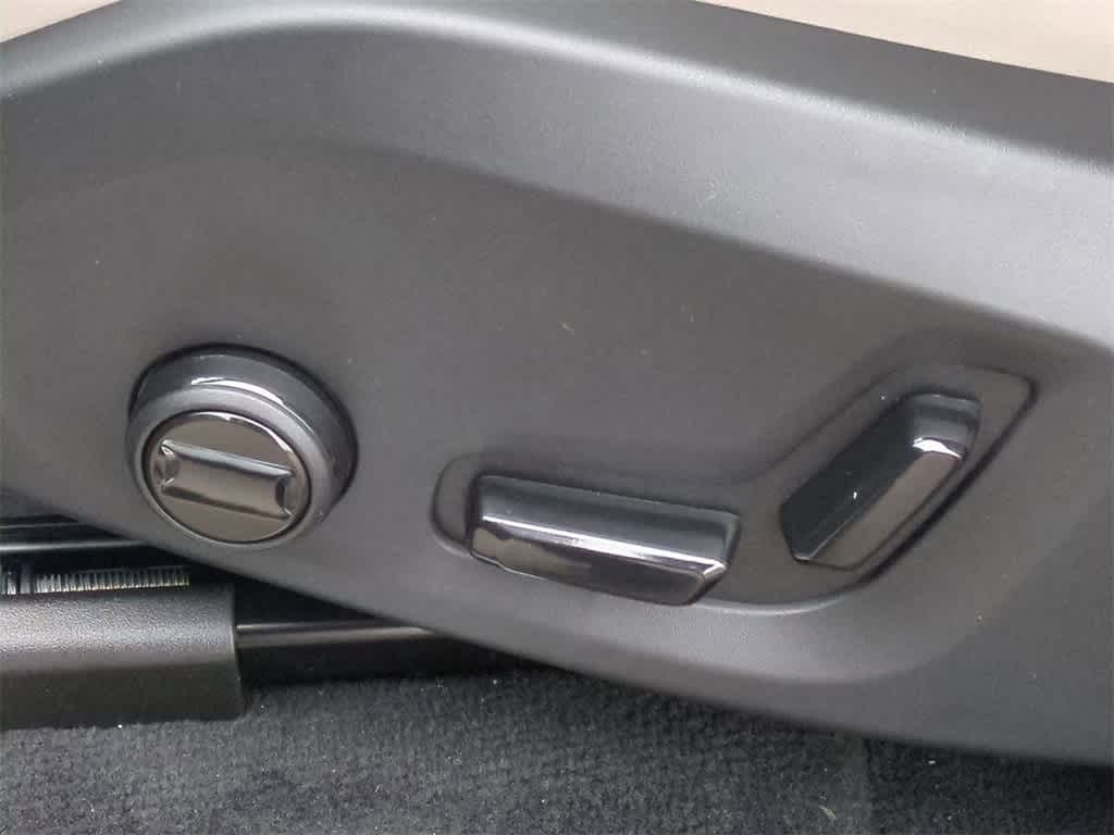 Thumbnail: 2026 Volvo XC90 - 15