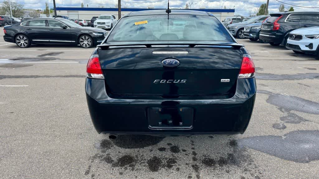 Thumbnail: 2010 Ford Focus - 5
