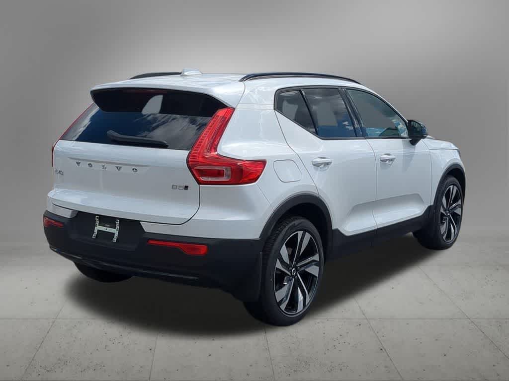 Thumbnail: 2026 Volvo XC40 - 6