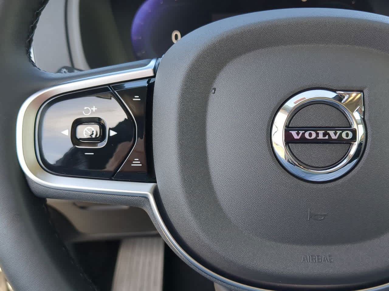 2025 Volvo XC90 T8 Plus 25