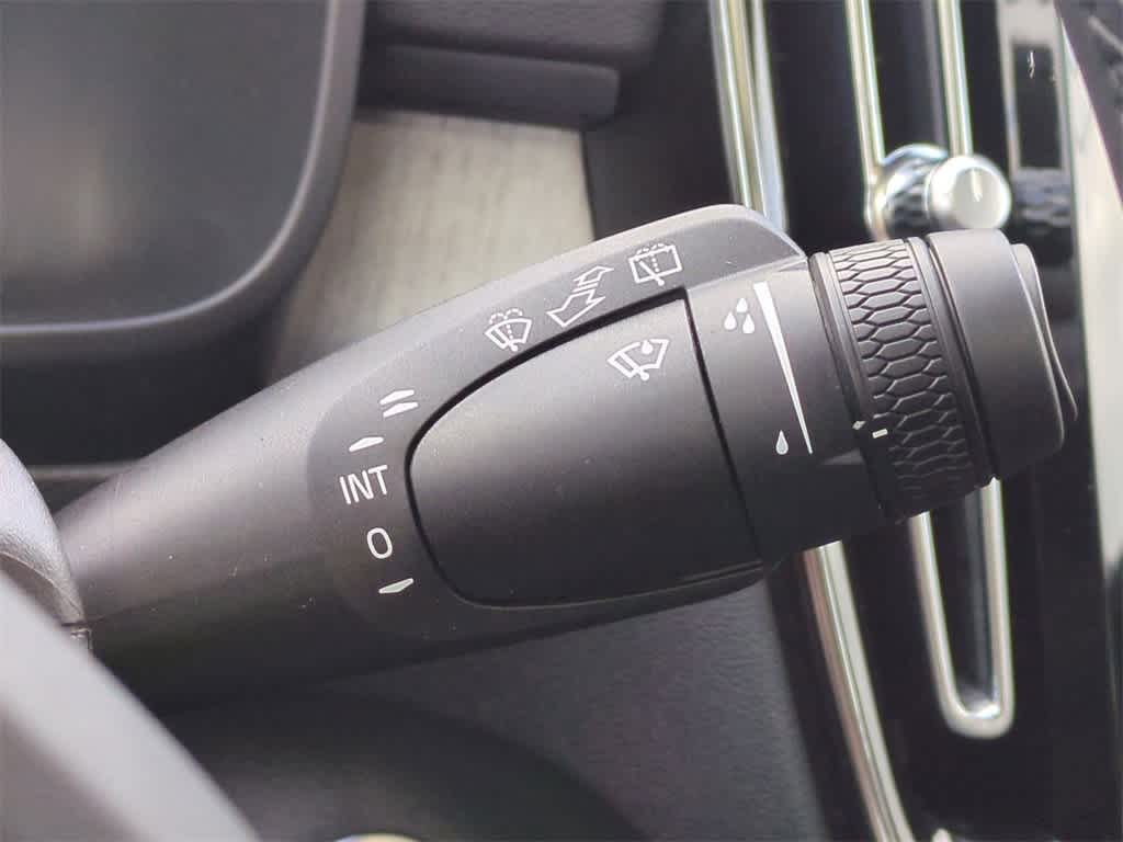 Thumbnail: 2026 Volvo XC40 - 26