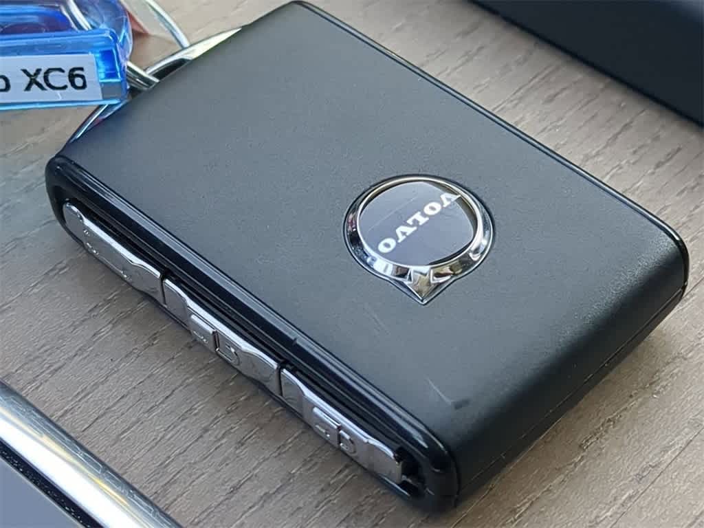 Thumbnail: 2026 Volvo XC60 - 33