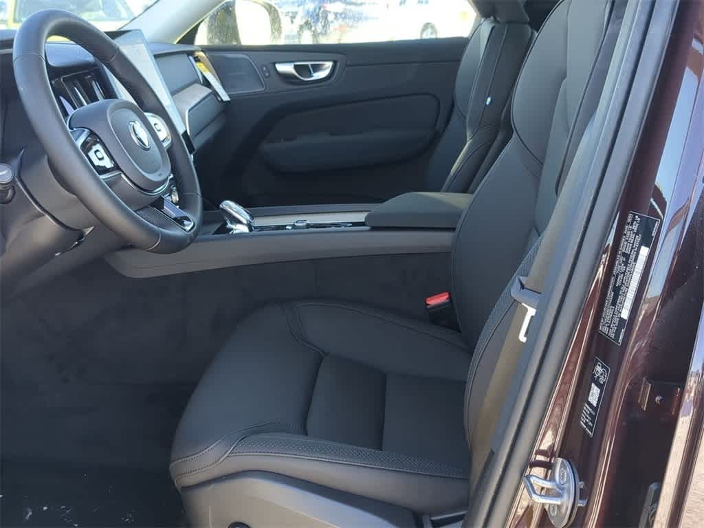 Thumbnail: 2026 Volvo XC60 - 14