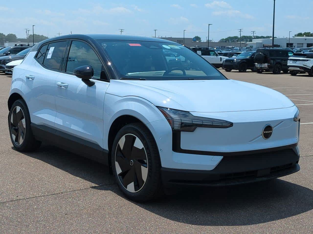 Thumbnail: 2025 Volvo EX30 - 8
