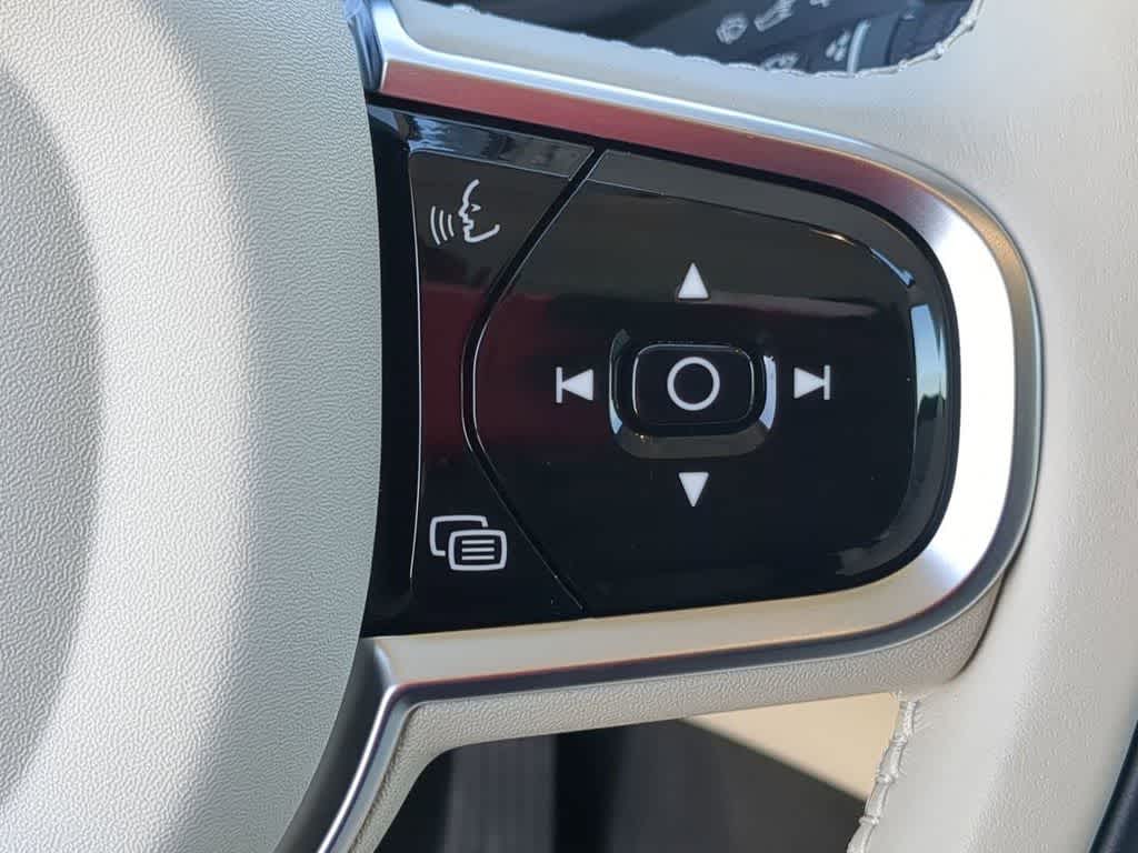 Thumbnail: 2025 Volvo XC60 - 23