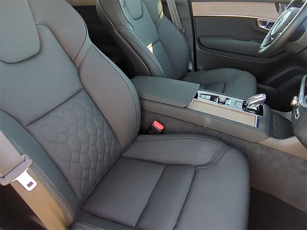 Thumbnail: 2025 Volvo XC90 - 21