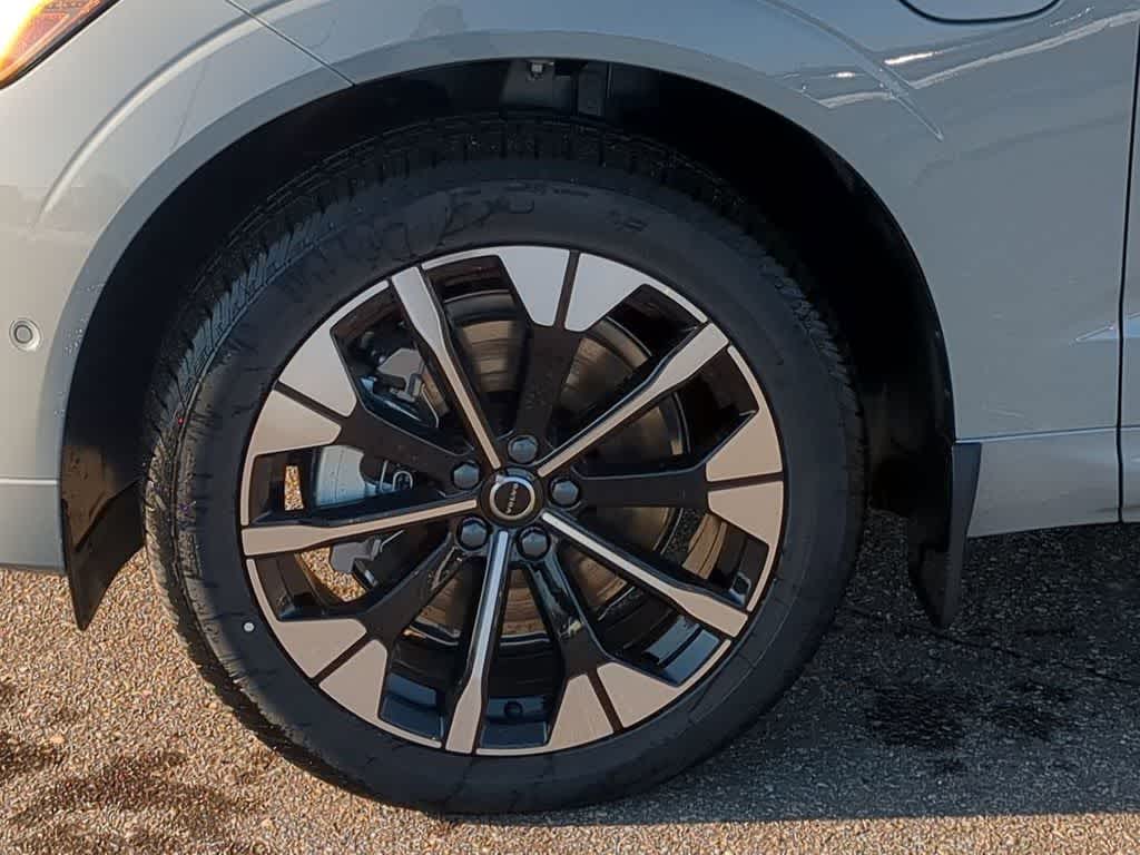 Thumbnail: 2026 Volvo XC60 - 13