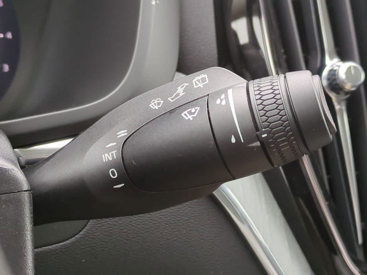 2025 Volvo XC60 B5 Plus 26