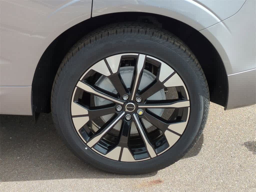 Thumbnail: 2026 Volvo XC60 - 13