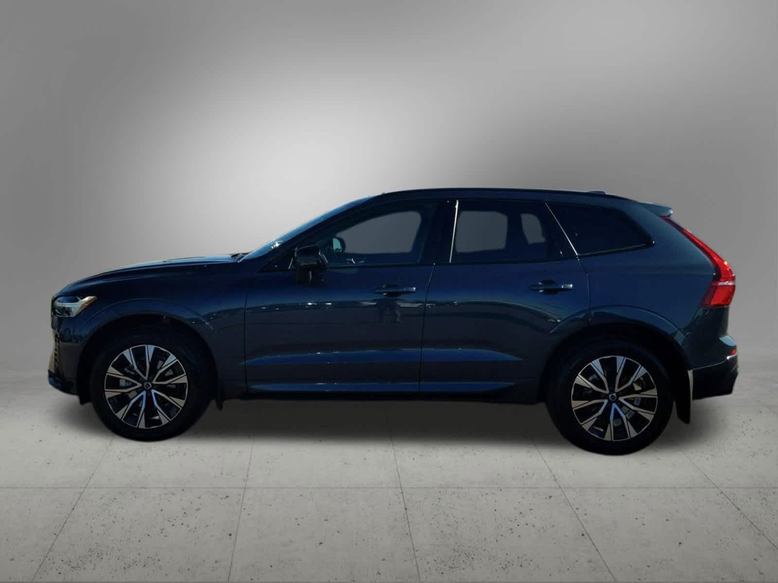 Thumbnail: 2025 Volvo XC60 - 3