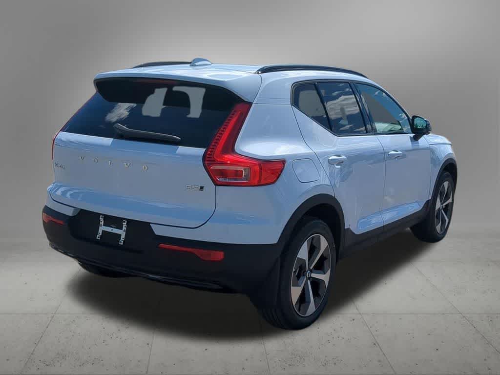 Thumbnail: 2026 Volvo XC40 - 6