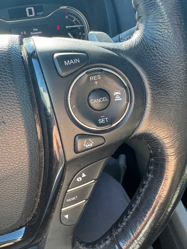 Thumbnail: 2016 Honda Pilot - 15