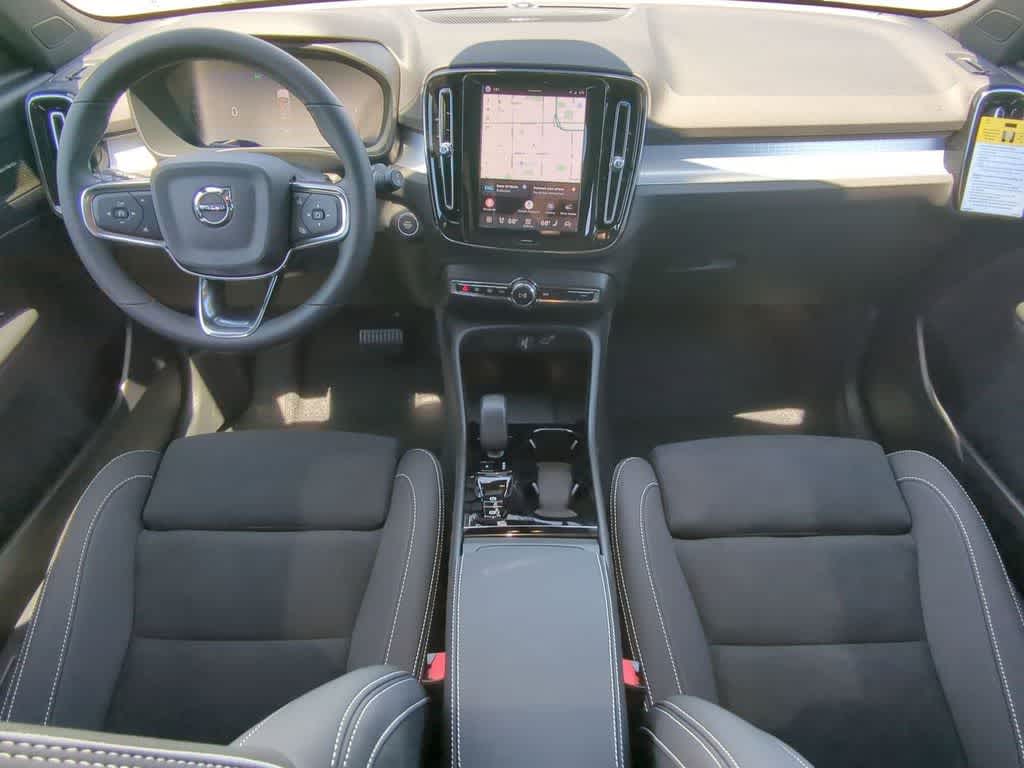 Thumbnail: 2026 Volvo XC40 - 14