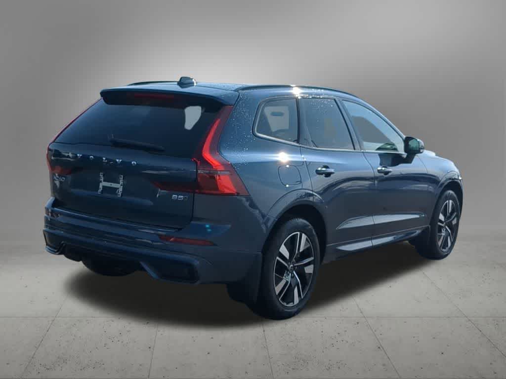 Thumbnail: 2026 Volvo XC60 - 6