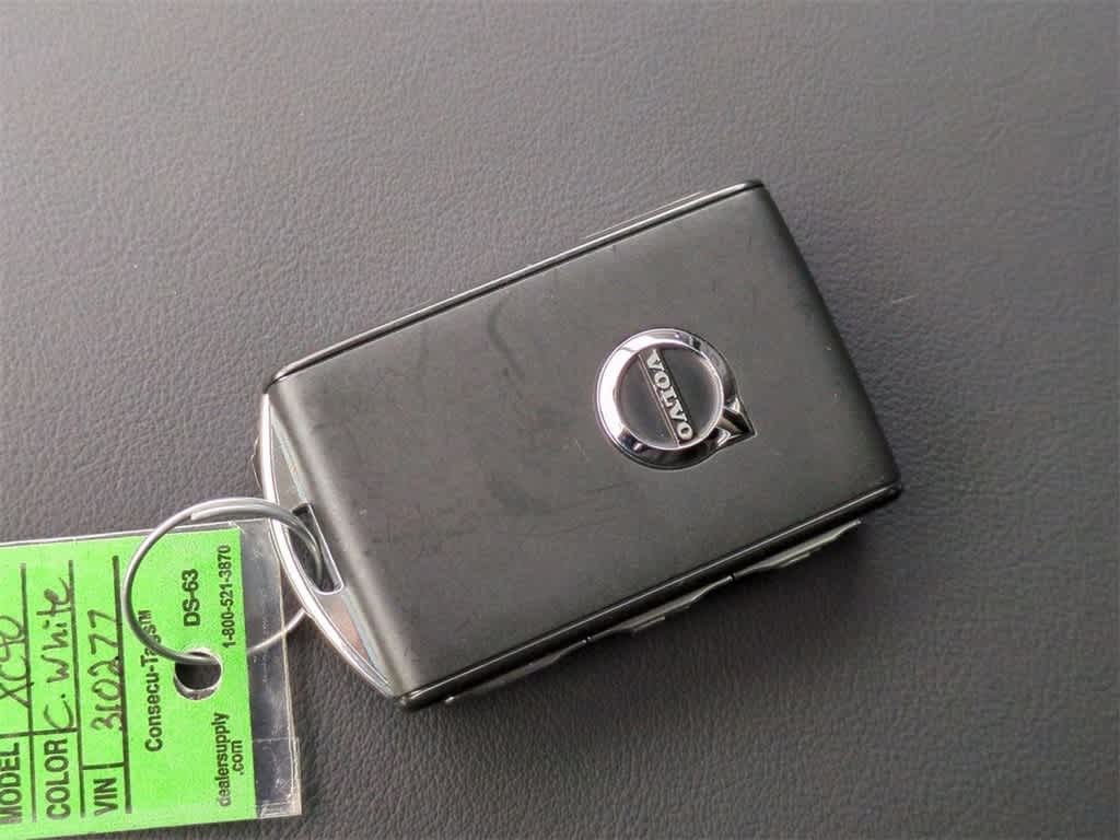 Thumbnail: 2025 Volvo XC90 - 26