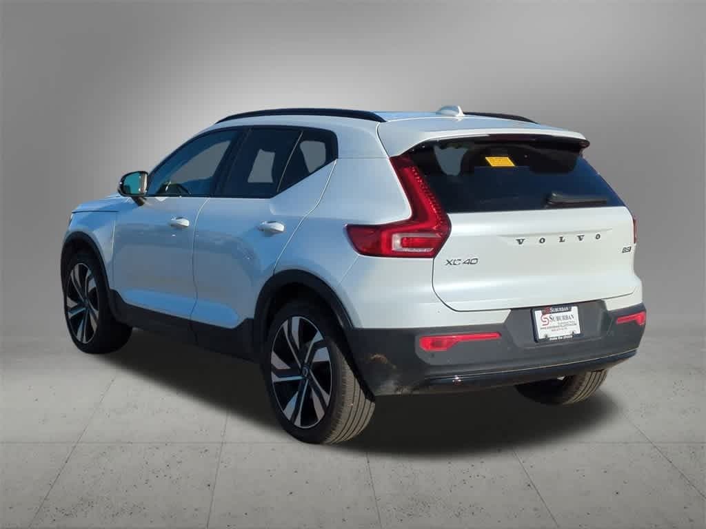 Used 2023 Volvo XC40 B5 AWD Ultimate Dark SUV