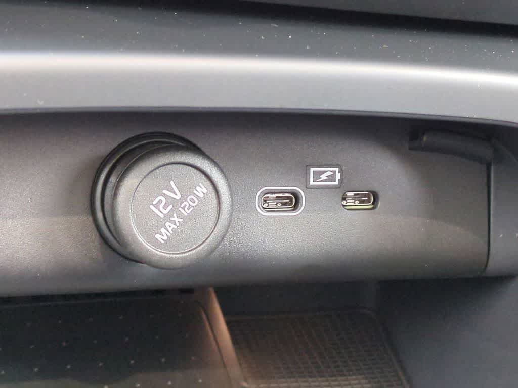 Thumbnail: 2026 Volvo XC40 - 29