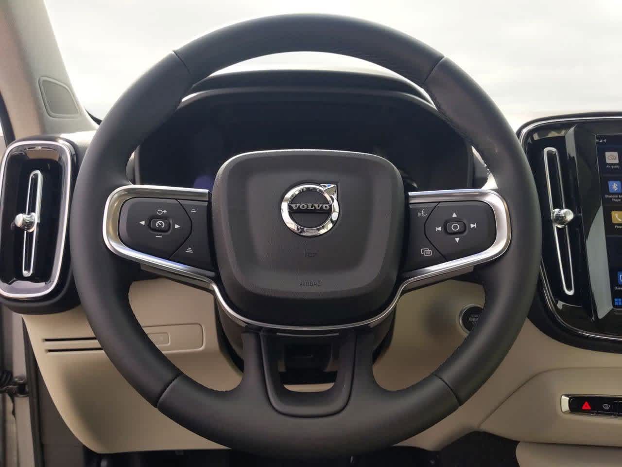 2025 Volvo XC40 B5 Ultimate 22