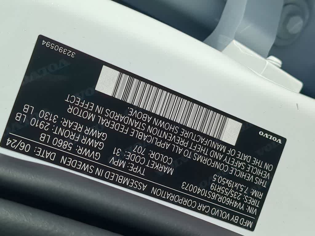 Thumbnail: 2025 Volvo XC60 - 34