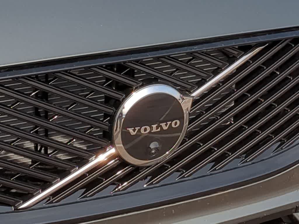 Thumbnail: 2026 Volvo XC60 - 11