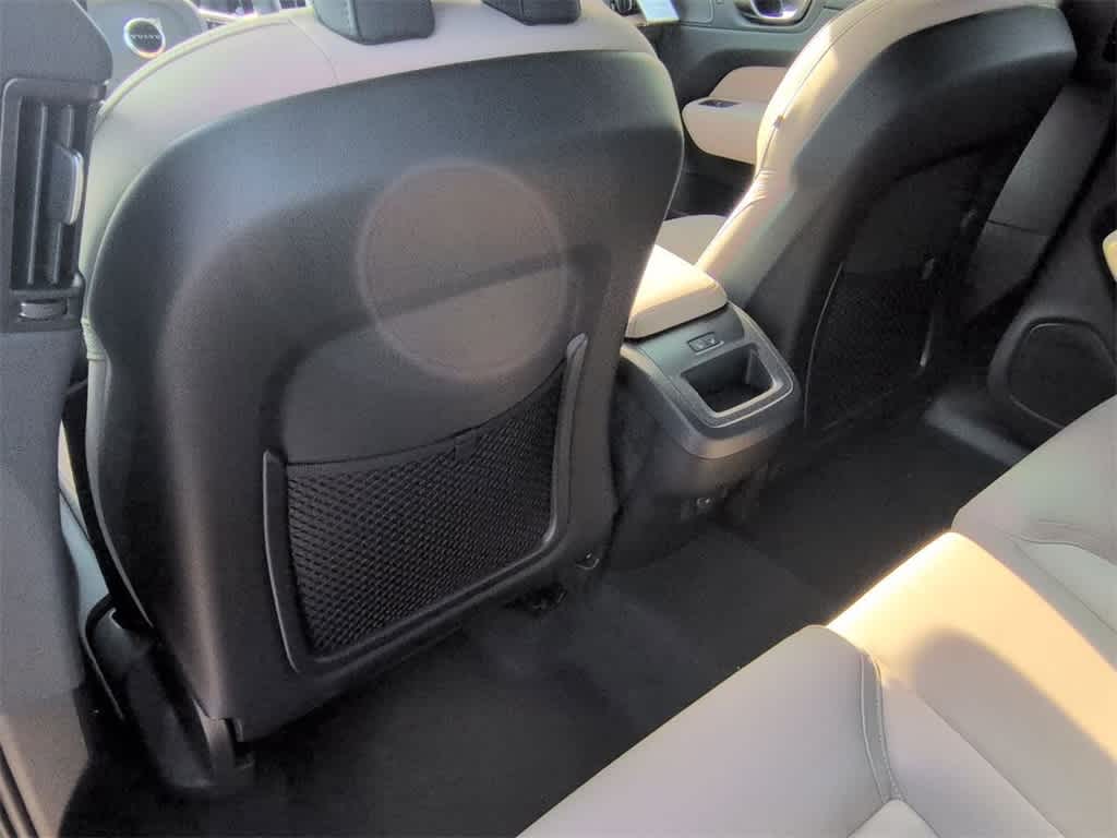 Thumbnail: 2026 Volvo XC60 - 18