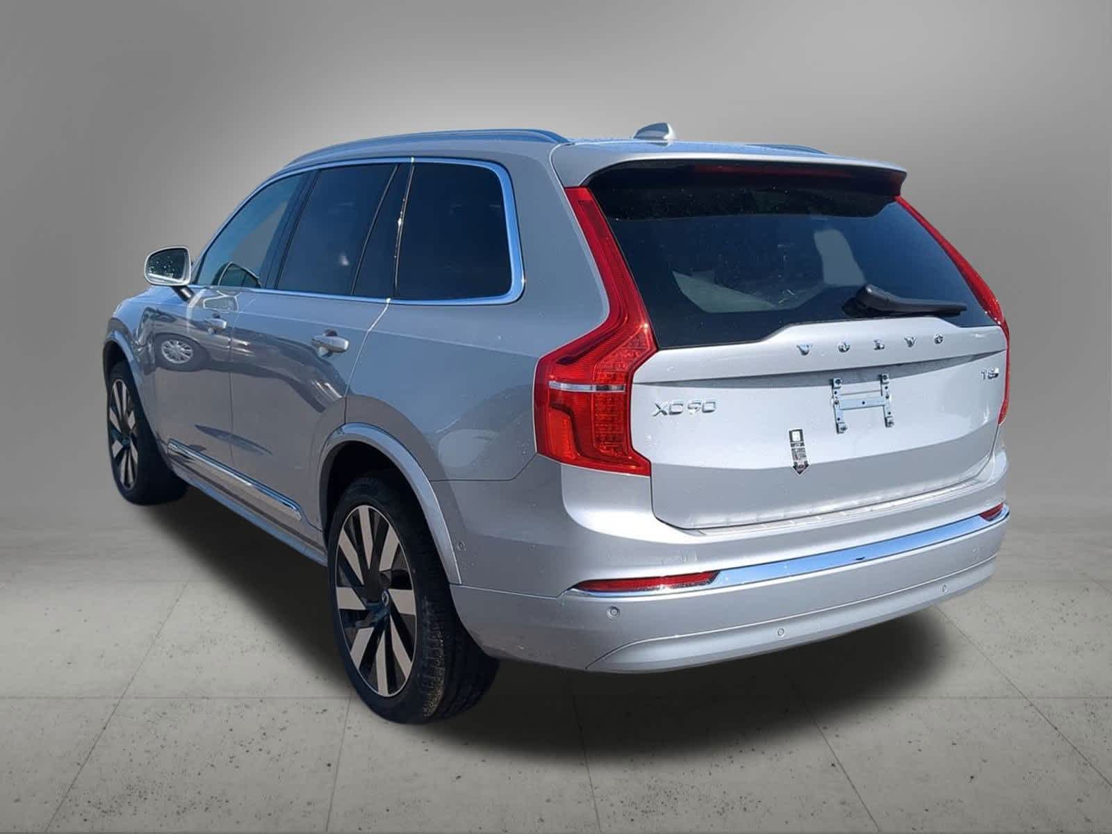 2025 Volvo XC90 T8 Plus 4