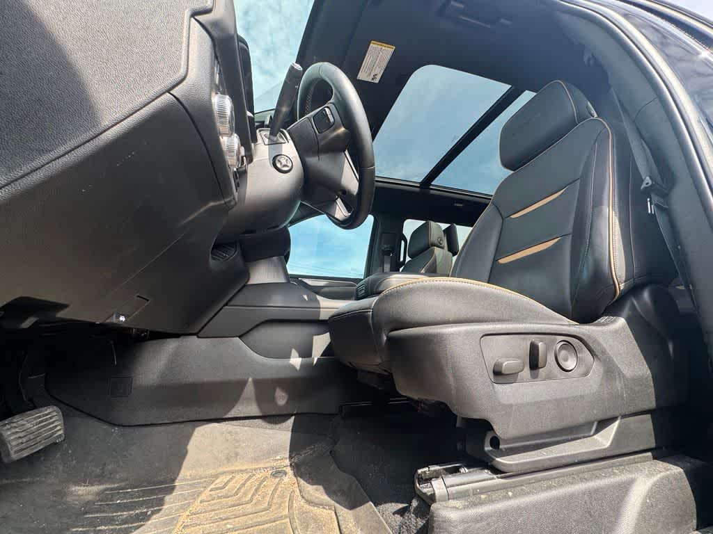 Thumbnail: 2024 GMC Yukon XL - 19