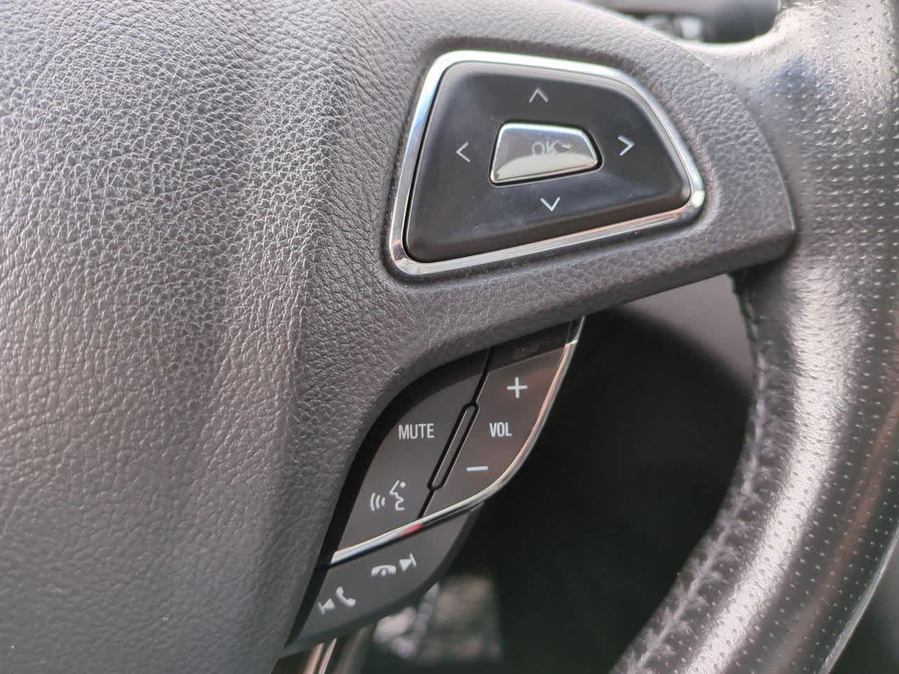 Thumbnail: 2013 Lincoln MKZ - 25