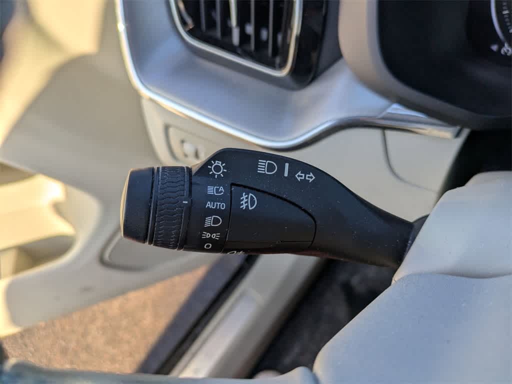 Thumbnail: 2019 Volvo XC60 - 27