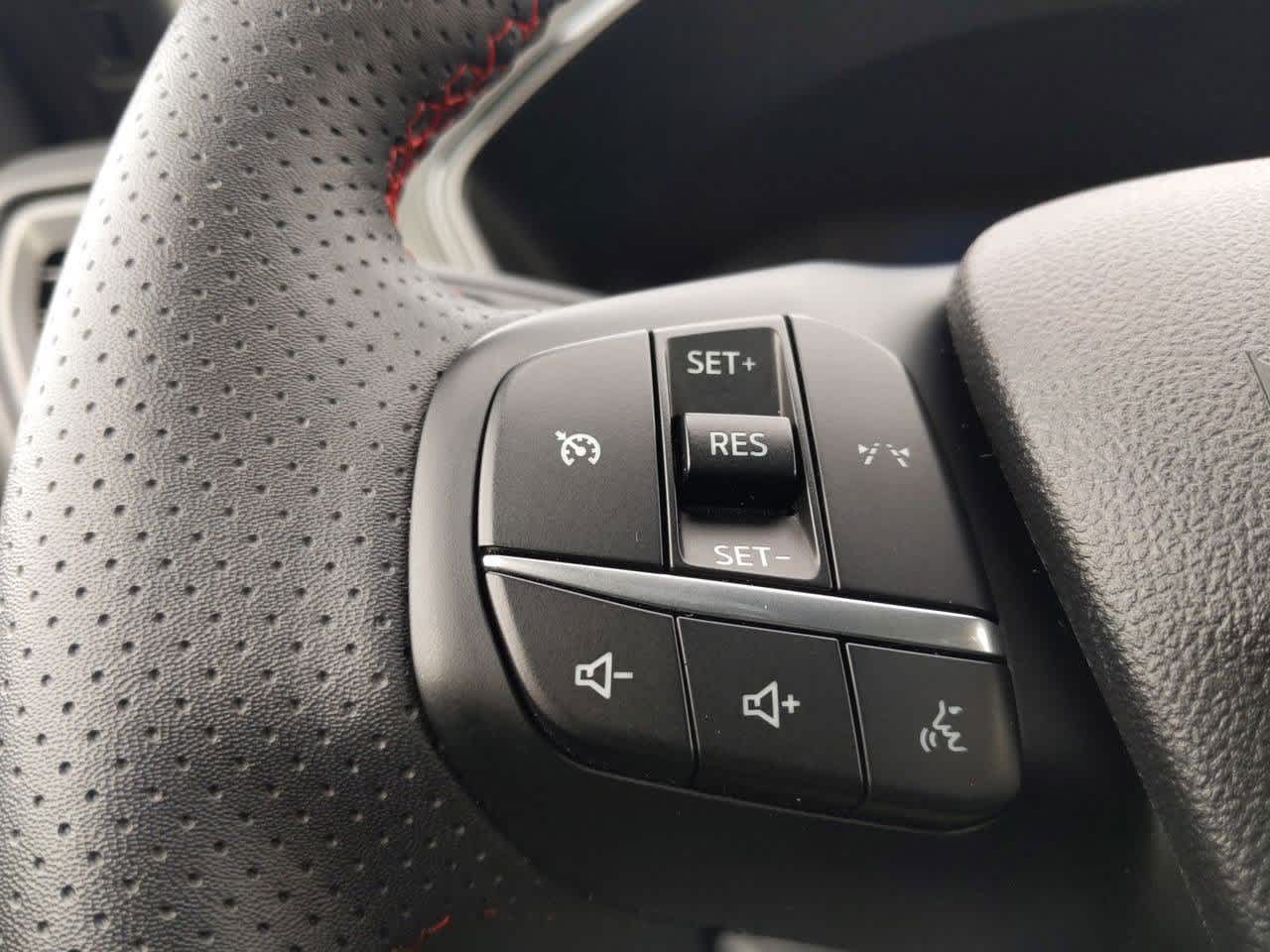 2024 Ford Escape ST-Line 22