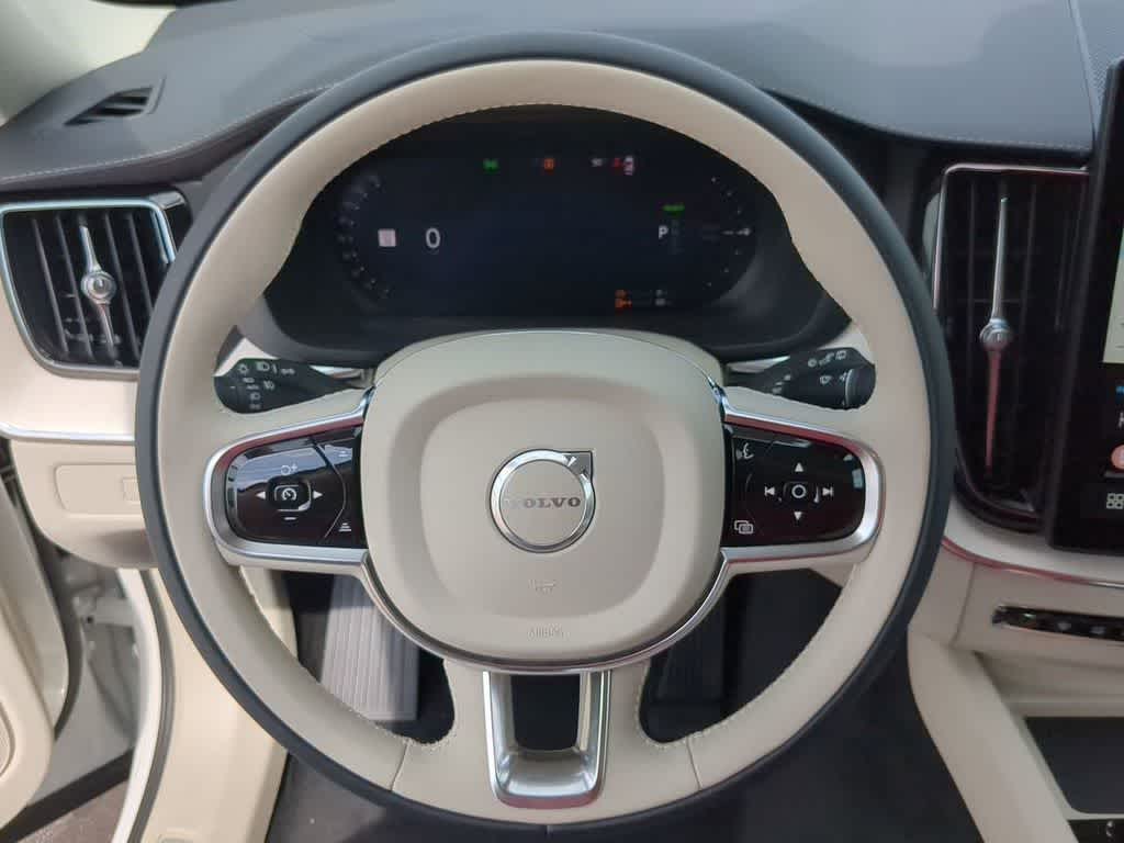 Thumbnail: 2026 Volvo XC60 - 21