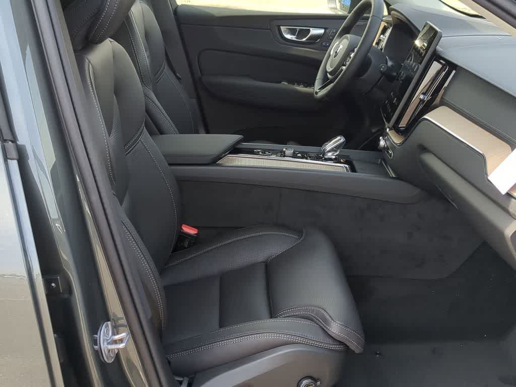 Thumbnail: 2026 Volvo XC60 - 20