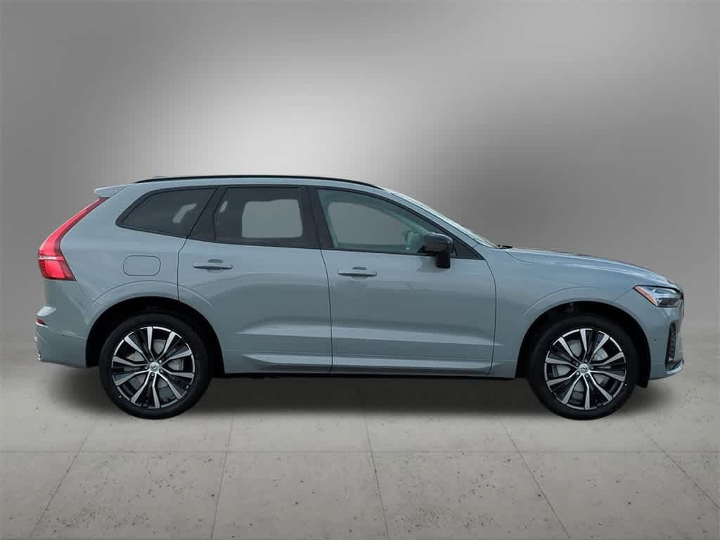 Thumbnail: 2025 Volvo XC60 - 7