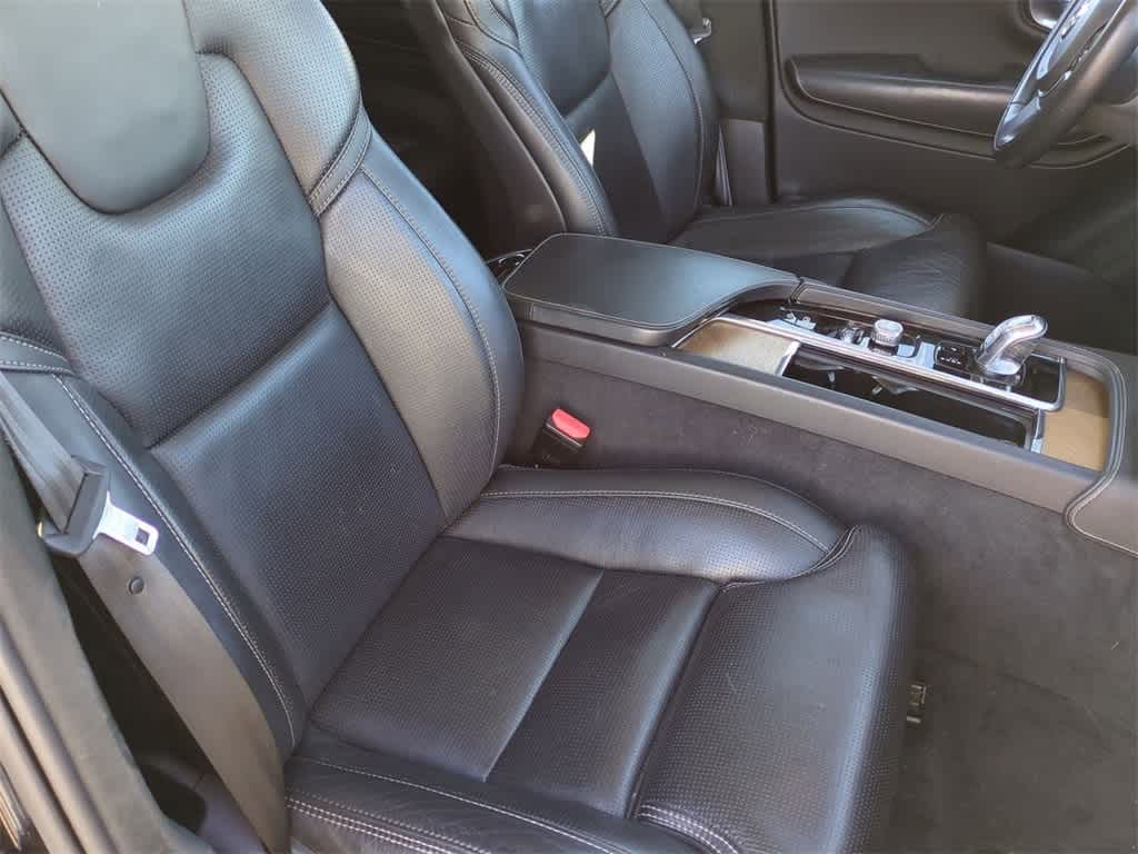 Thumbnail: 2019 Volvo XC90 - 21