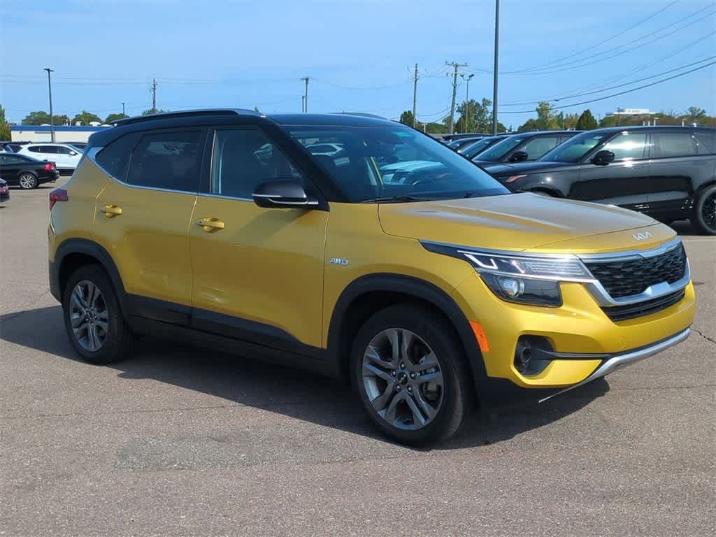 Thumbnail: 2022 Kia Seltos - 8