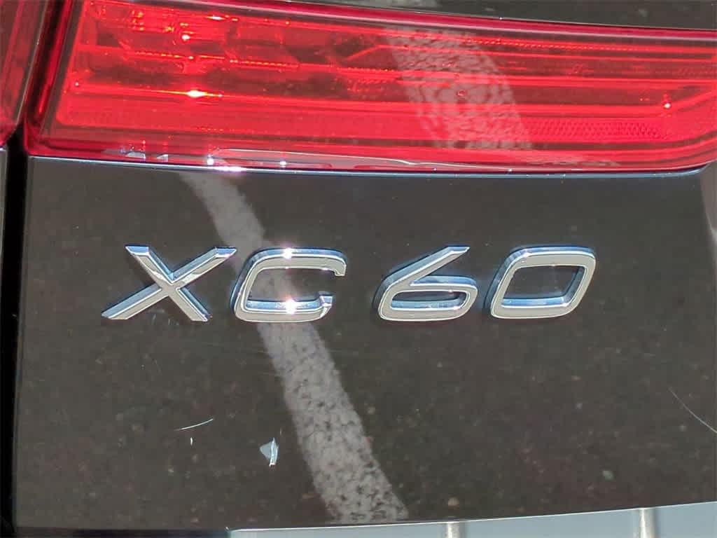 Thumbnail: 2022 Volvo XC60 - 12