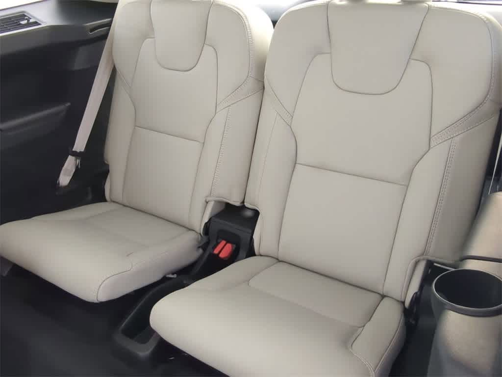 Thumbnail: 2023 Volvo XC90 - 20