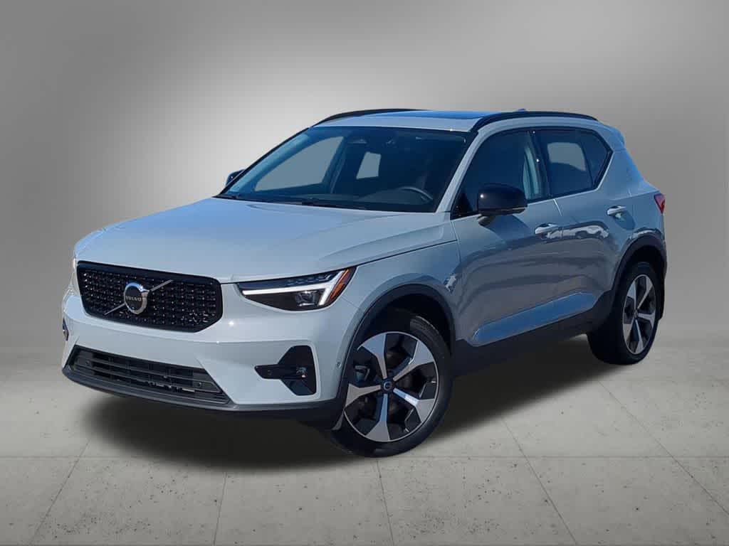 Thumbnail: 2026 Volvo XC40 - 1
